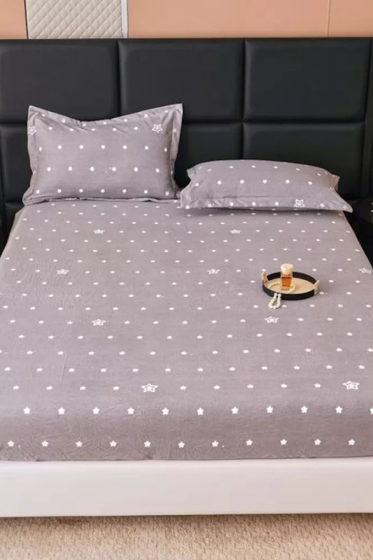 Простирадло на резинці + 2 наволочки